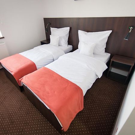 First Hotel 트체프 외부 사진