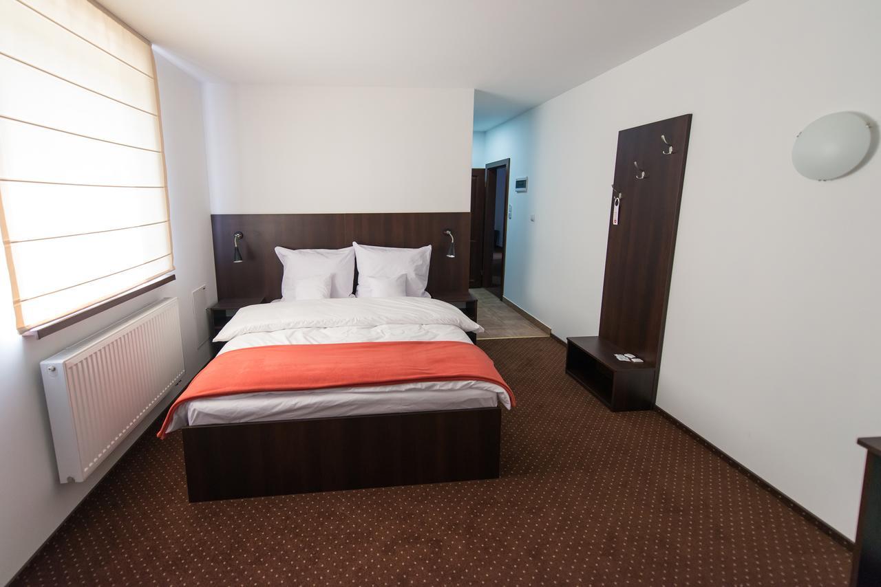 First Hotel 트체프 외부 사진