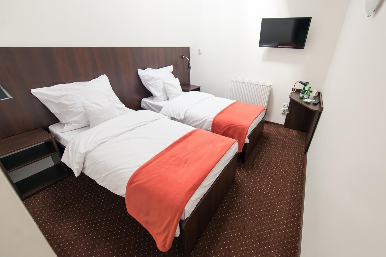 First Hotel 트체프 외부 사진