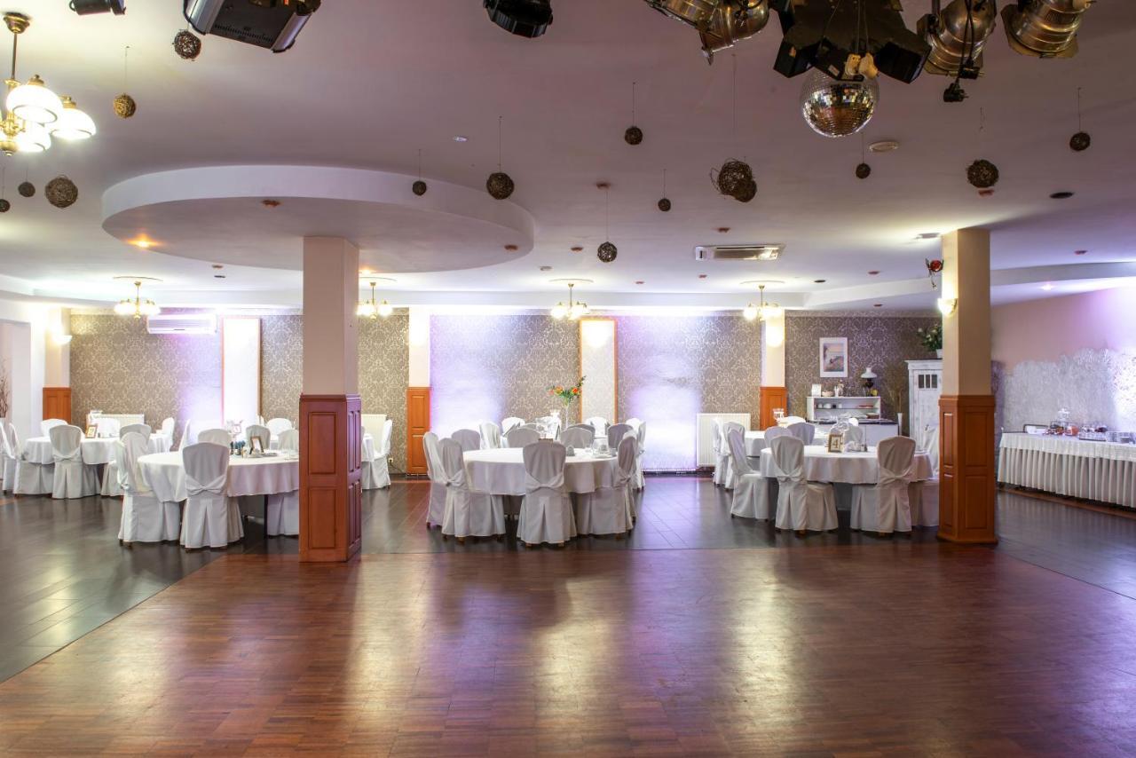 First Hotel 트체프 외부 사진