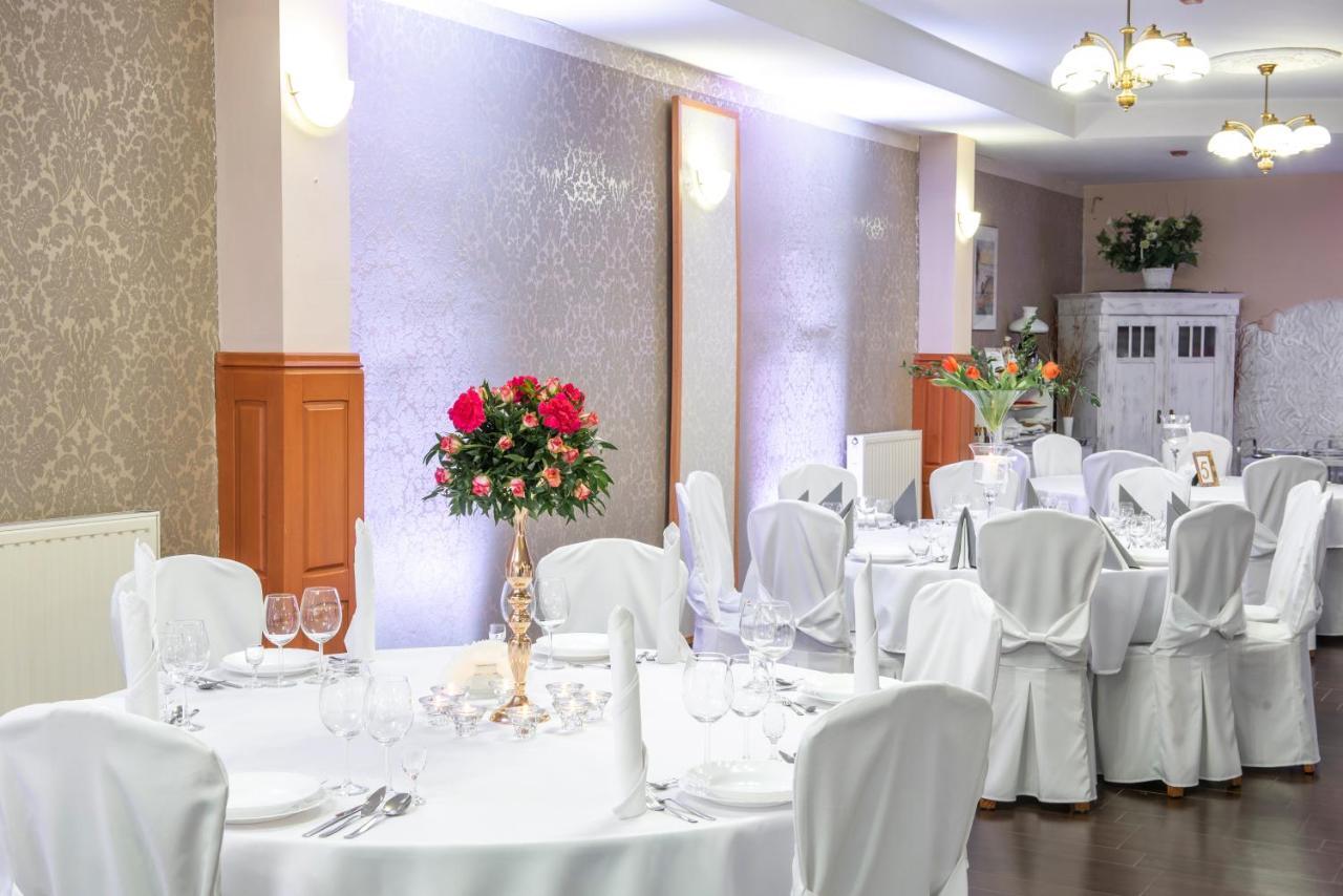 First Hotel 트체프 외부 사진