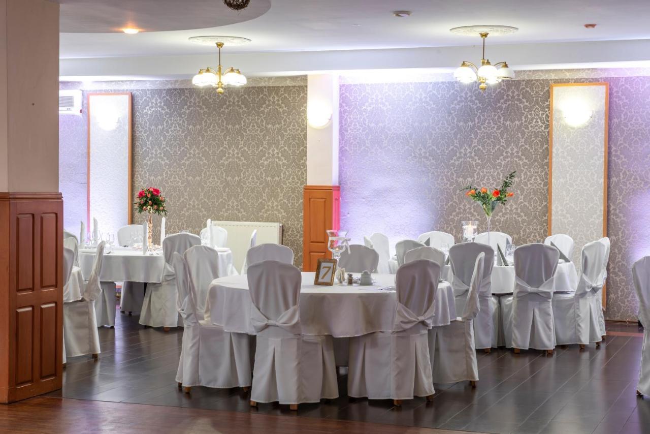 First Hotel 트체프 외부 사진